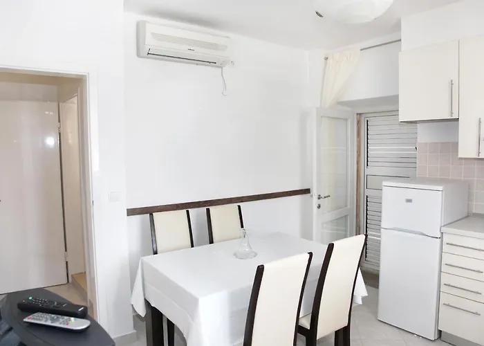 アパート By The Sea - 6016 *